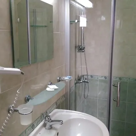 Hotel Briz - Free Parking 2*