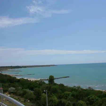 Ξενοδοχείο Briz - Free Parking 2*