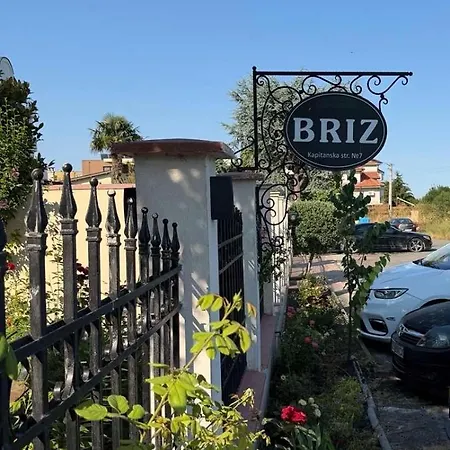ホテル Hotel Briz - Free Parking 2*